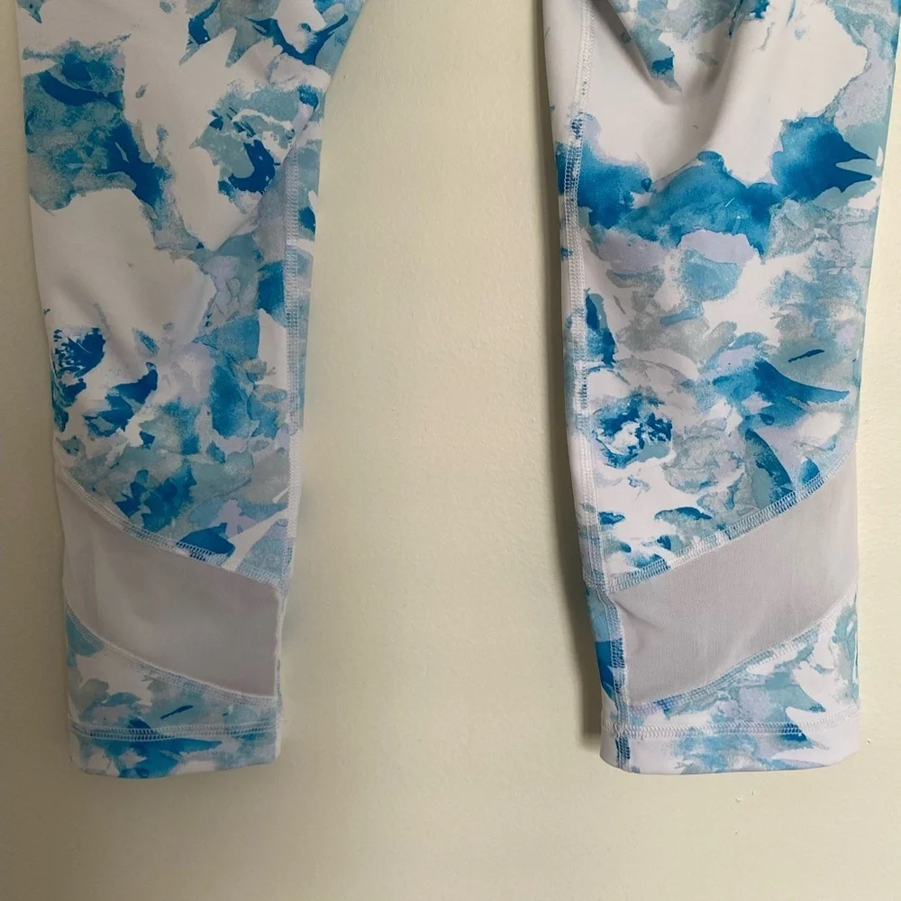 Velocity Women’s Capri Leggings Large‎ Blue White Floral Coastal Workout Gym